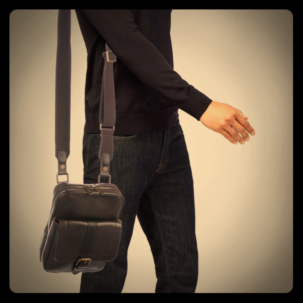 LEATHER LOUIS VUITTON